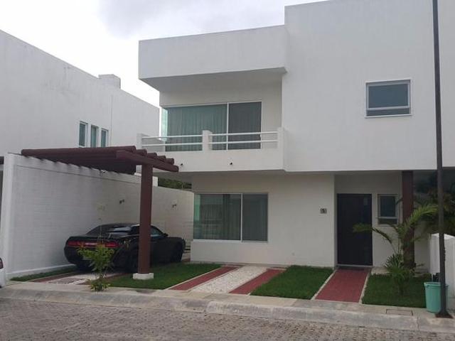 Casa en renta en Hueypoxtla, Estado de México