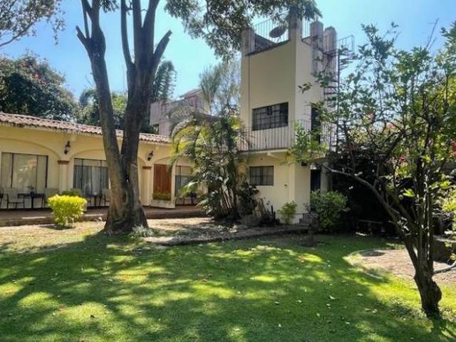 VENDO PROPIEDAD EN TEPOZTLÁN, PARA RESIDENCIA U HOTEL