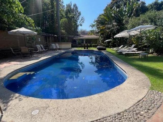 VENDO PROPIEDAD EN TEPOZTLÁN, PARA RESIDENCIA U HOTEL