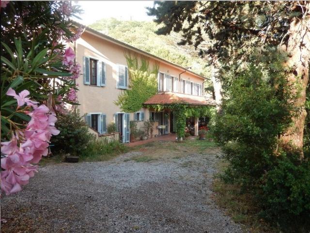 Rustico in vendita a Roccastrada, Toscana