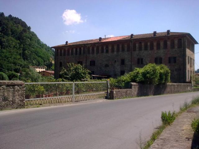 Palazzo in vendita a Uzzano E Castello, Toscana