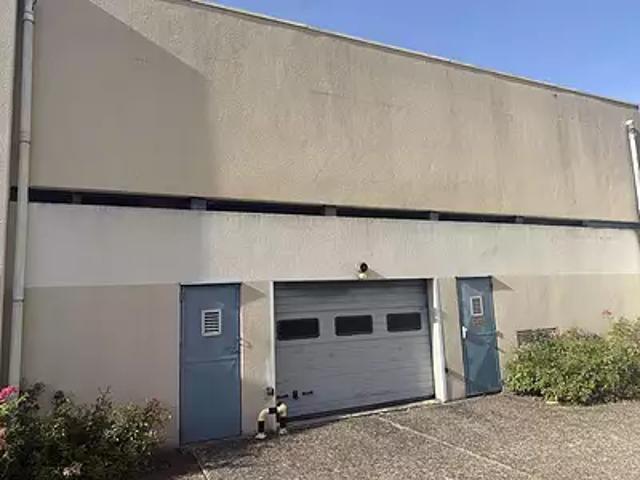 Garage vente à La Pierre Levée, Vendôme