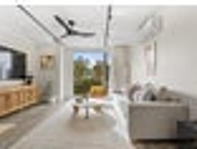 Townhouse for sale in Whangaparaoa