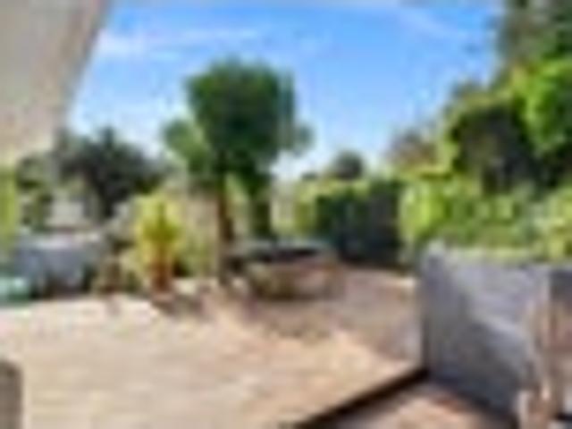 House for sale in Woodhill