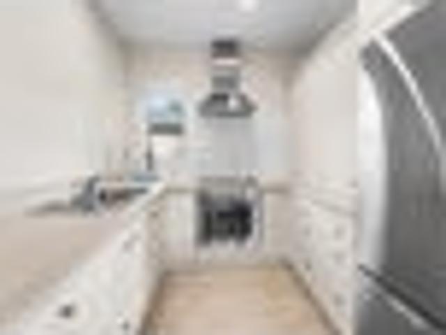 Apartment for sale in Chaslands, Canterbury