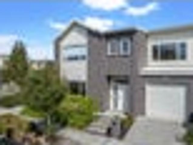 Townhouse for sale in Hobsonville