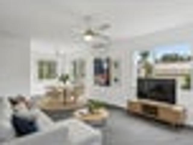 Townhouse for sale in Kelston