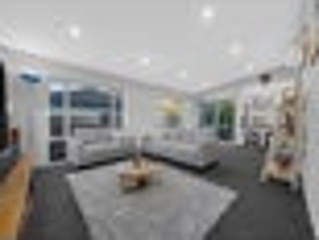 House for sale in Oratia