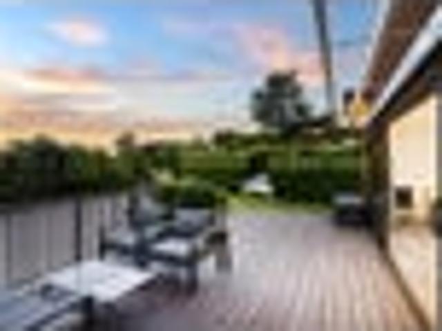 House for sale in Chaslands, Canterbury