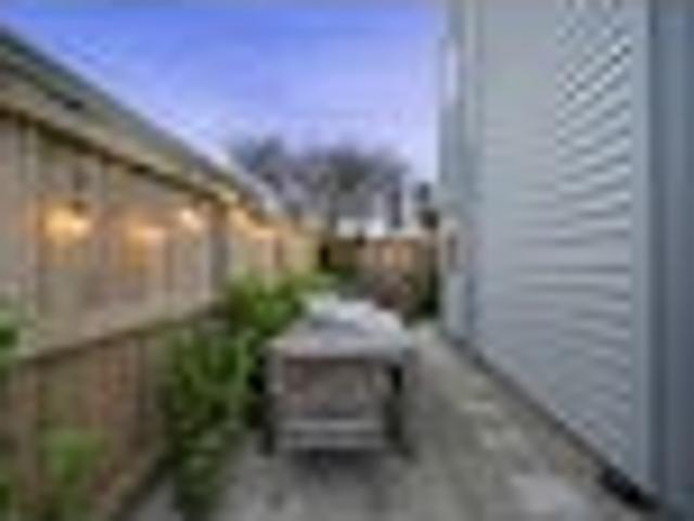 Townhouse for sale in Glen Innes, Oroua County