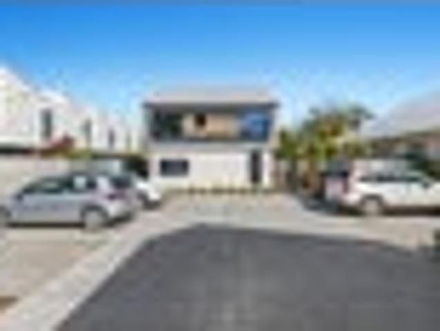 Townhouse for sale in Heathcote, Canterbury