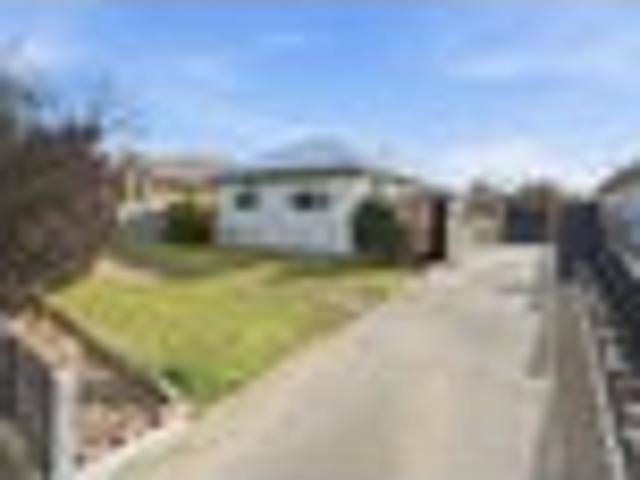 House for sale in Chaslands, Canterbury