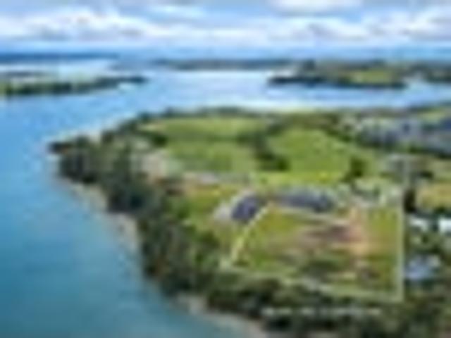 Land for sale in Awhitu