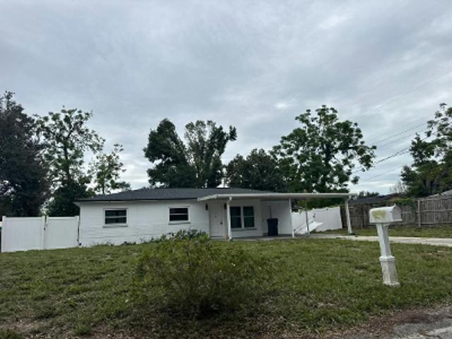 House for sale in Crystal Lake, Lakeland