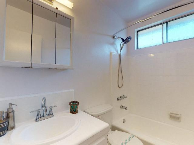 Apartment for rent in Canoga Park, California
