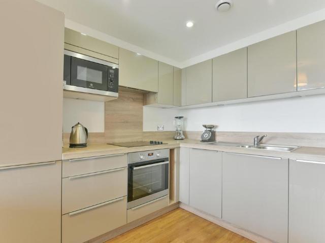 Apartment for rent in London Borough of Lewisham, Ladywell