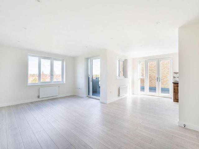 Apartment for rent in London Borough of Merton, Mitcham