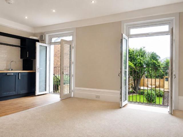 Apartment for rent in Penge, Greater London
