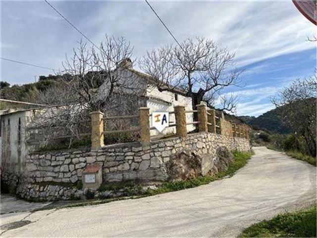 Casa en venta en Algarinejo