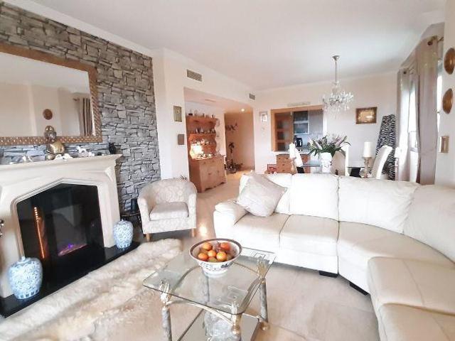 Apartamento en venta en Estepona, Playa Bella