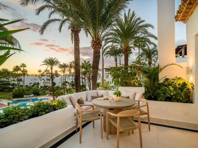 Apartamento en venta en Estepona, Sol Granados del Mar