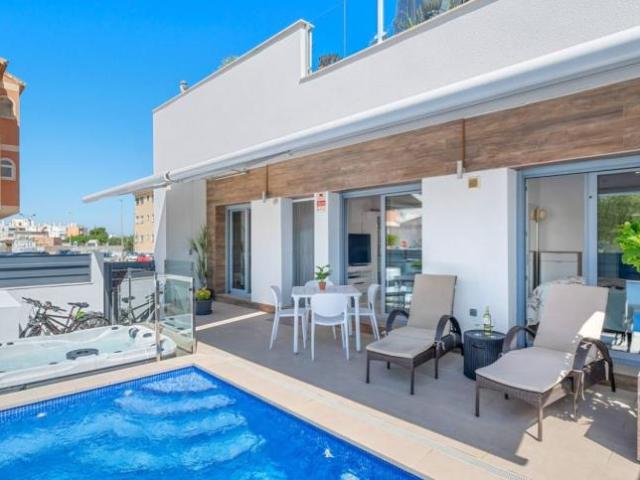 Casa en venta en Formentera Del Segura, Los Palacios