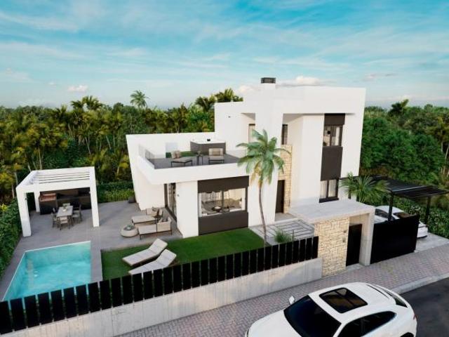 Villa en venta en Punta Prima