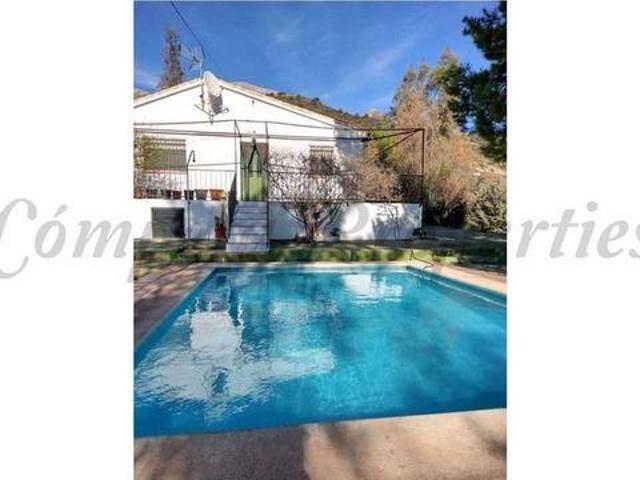 Villa en venta en Sedella