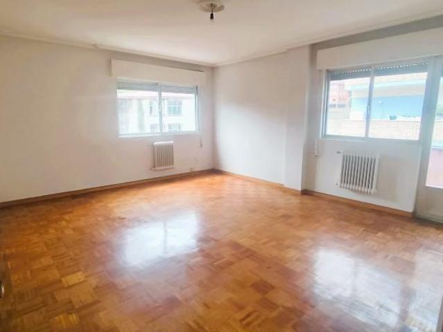 Apartamento en venta en Praúa, Pravia