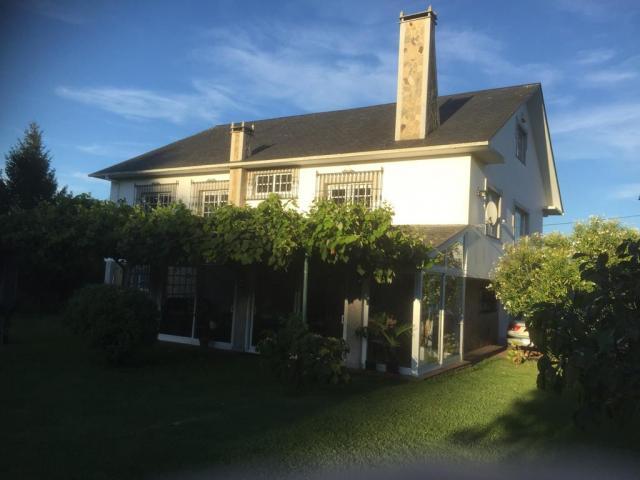 Casa en venta en Ares, Ferrol