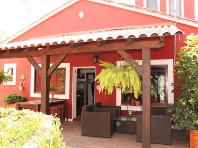 Casa en venta en Alcazaba Beach, Costa del Sol Occidental