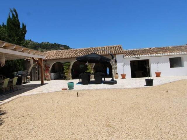 Villa en venta en Alcalalí