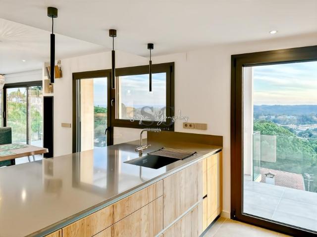 Villa en venta en Girona