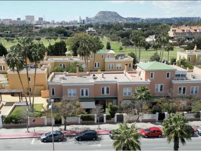 Villa en venta en San Juan De Alicante