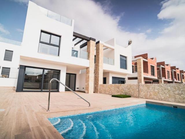 Villa en venta en Punta Prima