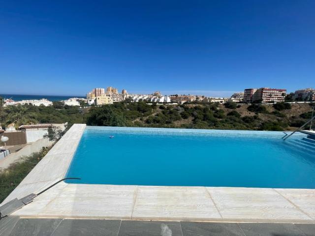 Villa en venta en La Mata
