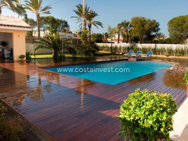 Chalet en venta en Urbanización La Zenia II, el Baix Segura / La Vega Baja