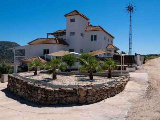 Casa en venta en Iznájar