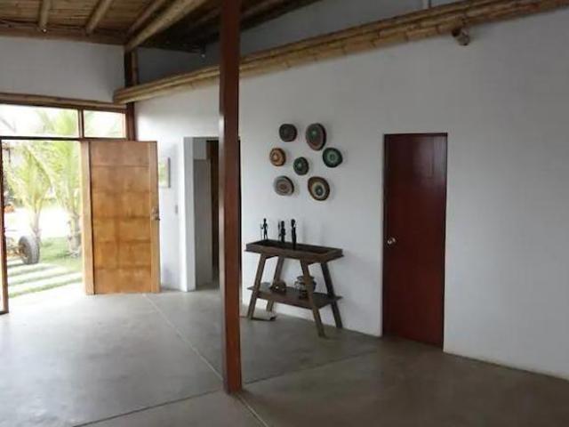 Venta Casa 371m2 en tercera fila, en Condominio Privado Vichayito, Piura