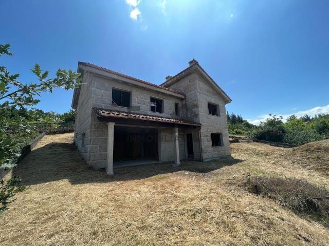 Chalet en venta en Nogueira de Ramuín, Ourense
