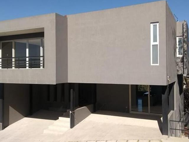 VENTA CASA COLUMBUS V, SAYAVEDRA