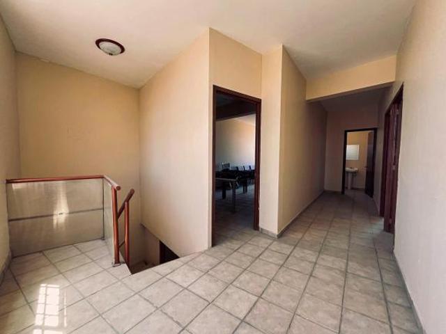 Venta casa con área comercial