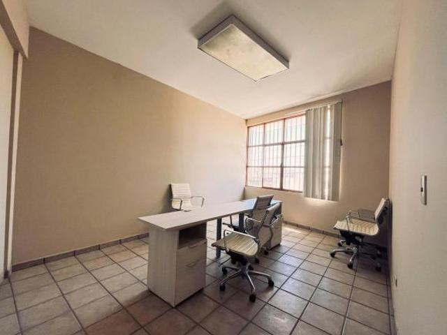 Venta casa con área comercial