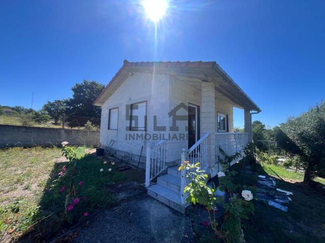 Chalet en venta en O Castro de Beiro, Ourense