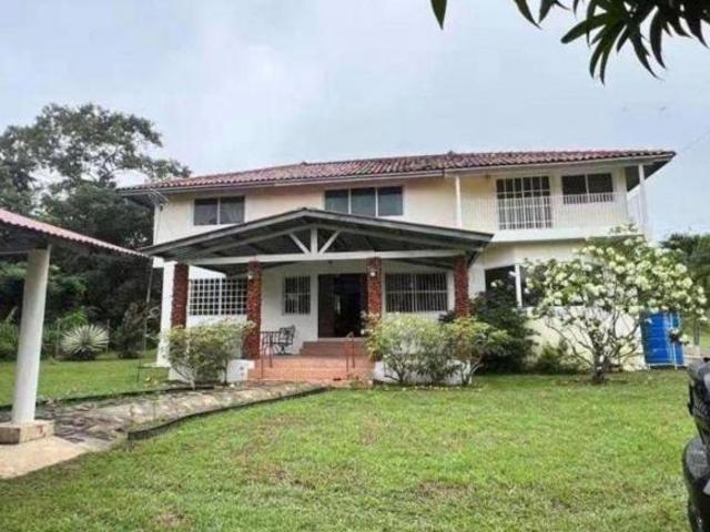 Venta Casa de Dos Niveles Unifamiliar en Coronado