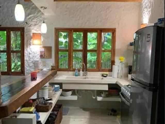 Venta Casa en Holbox: 3 Habitaciones, Terraza, Excelente Ubicación