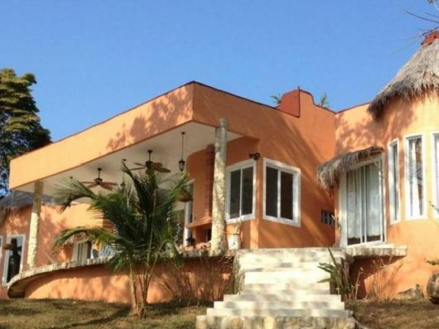 Venta Casa en Isla Saboga, con terreno de 2,000m2 y construcción de 260m2