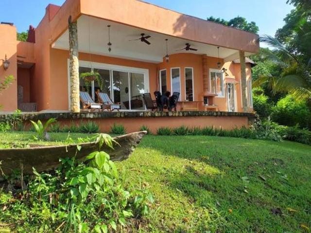 Venta Casa en Isla Saboga, con terreno de 2,000m2 y construcción de 260m2