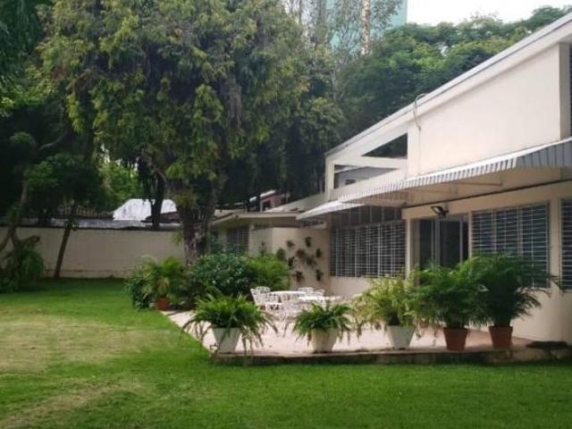 Venta casa en Obarrio, Ave. Ricardo Arango y calle 60, terreno 1,784m2