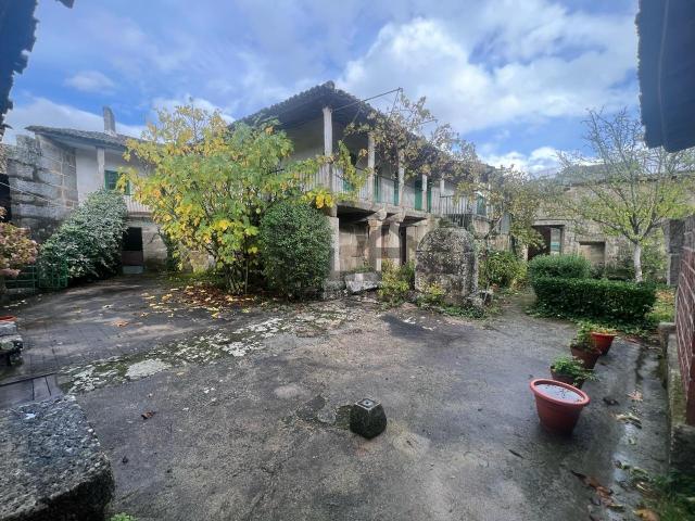 Casa en venta en Ourense, Galicia